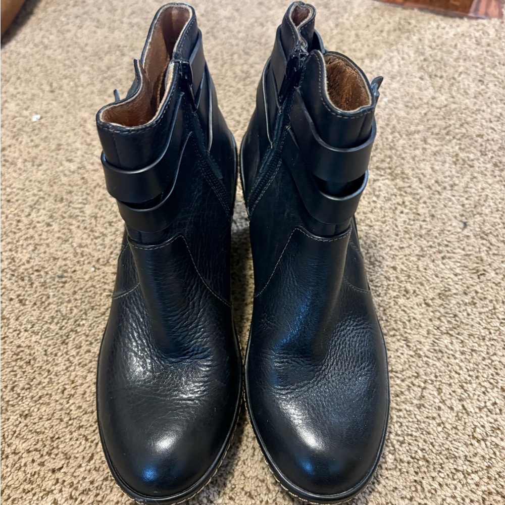 Sofft Black wedge Ankle Boots
